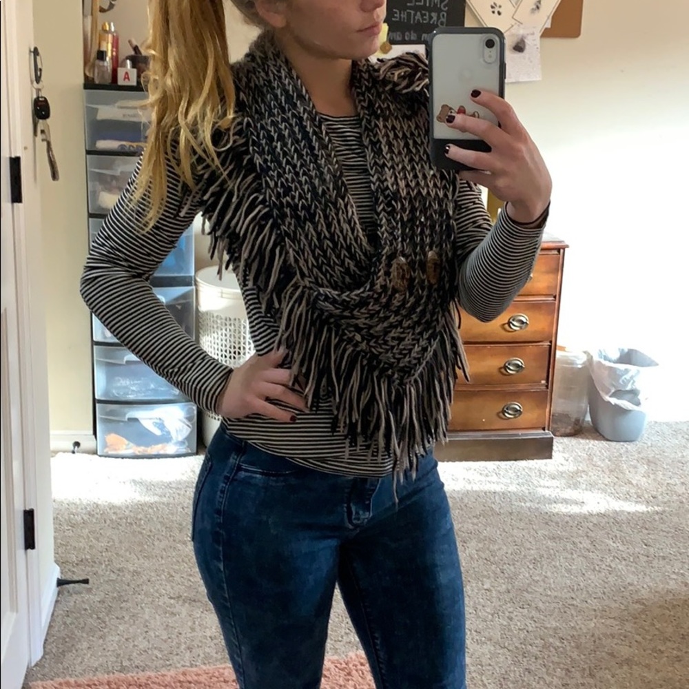 Scarf - Picture 3 of 4